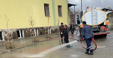 Koronavirüs (Covid-19) temizlik ve dezenfektasyon çalışmaları devam ediyor.